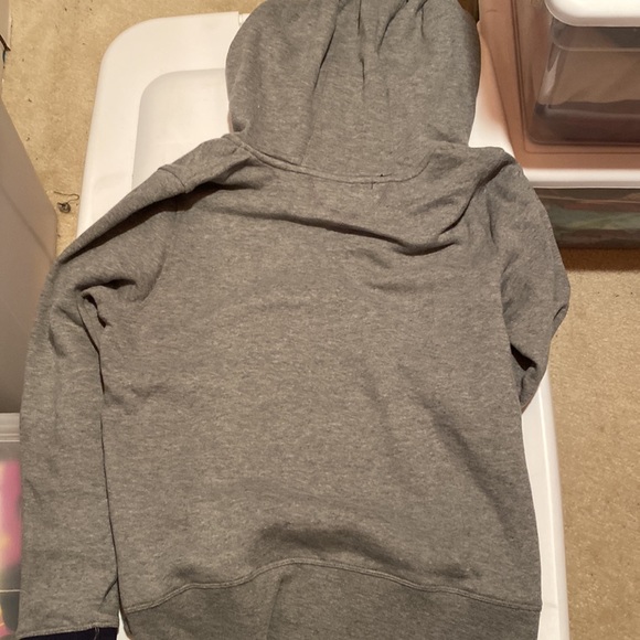 Sweatshirt - Picture 5 of 5